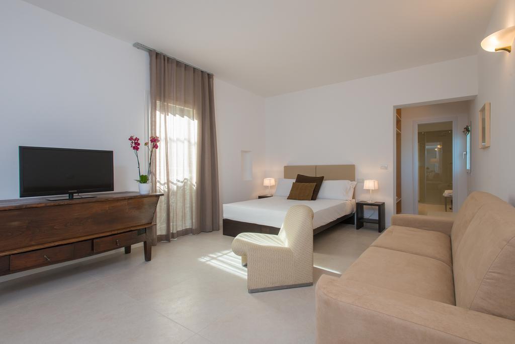Le Bifore Charming House Lecce Exterior foto